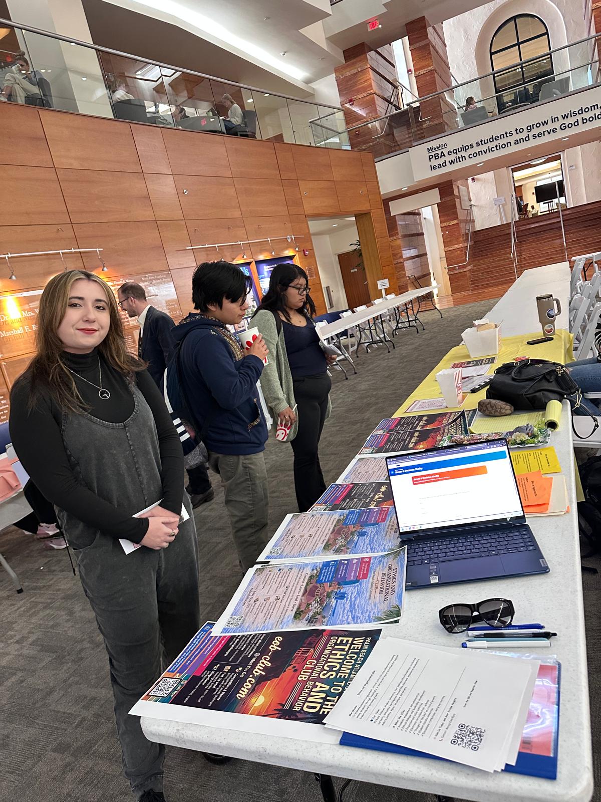 Club rush at Warren library